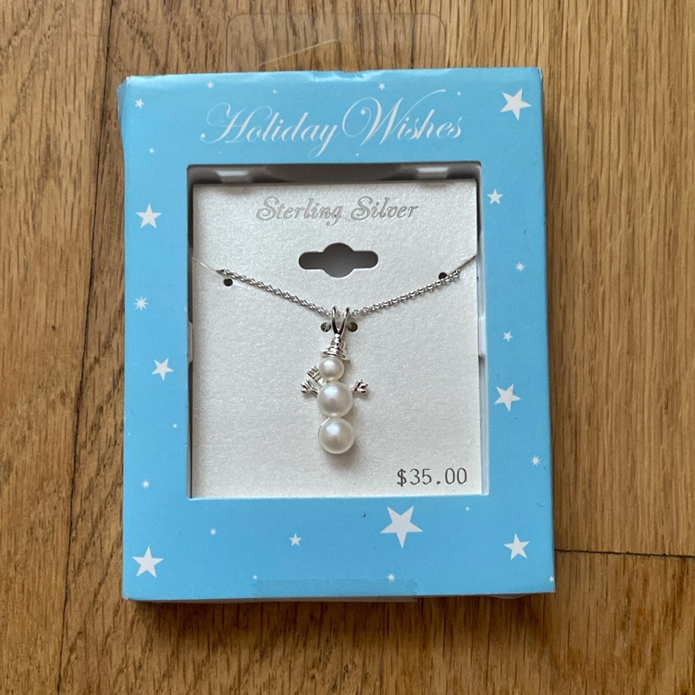 NB! Sterling silver & faux pearl snowman necklace ☃️